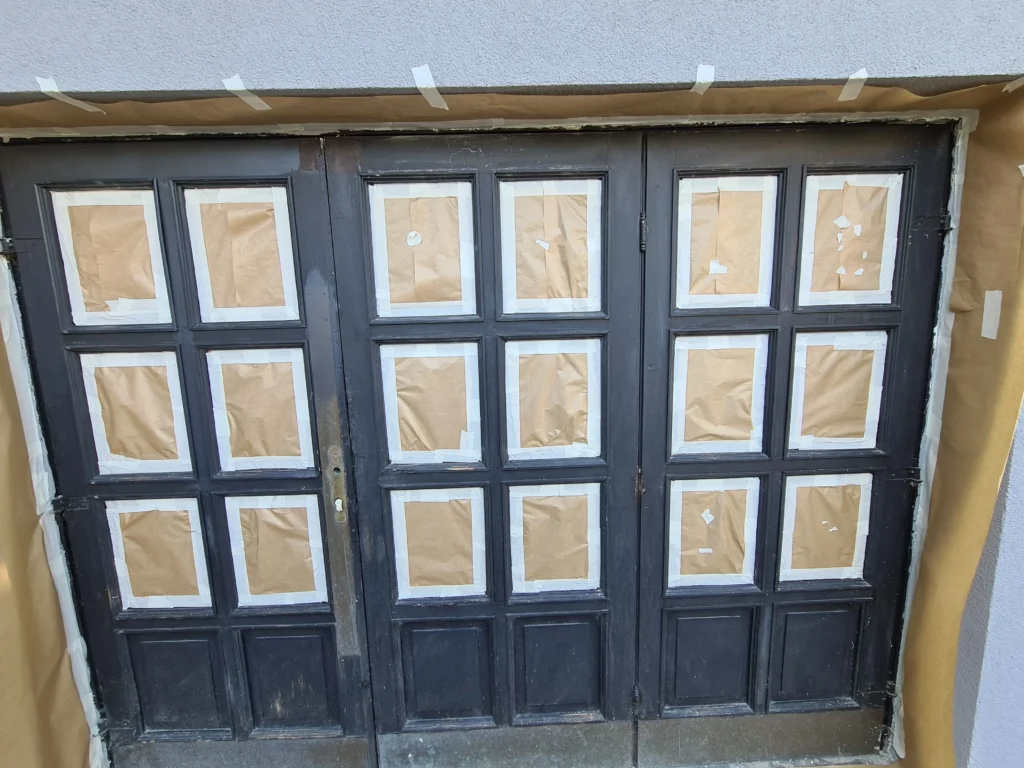 Kapus gépi mázolás előtt